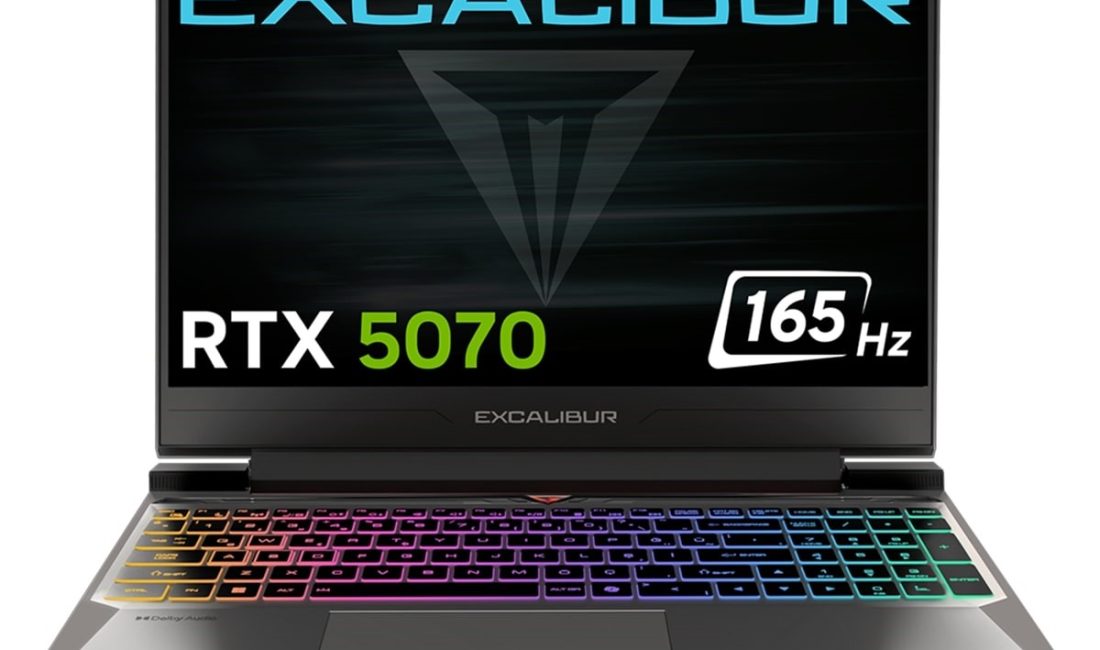 Excalibur G870, 165Hz yenileme hızı ve 3ms tepki süresi ile