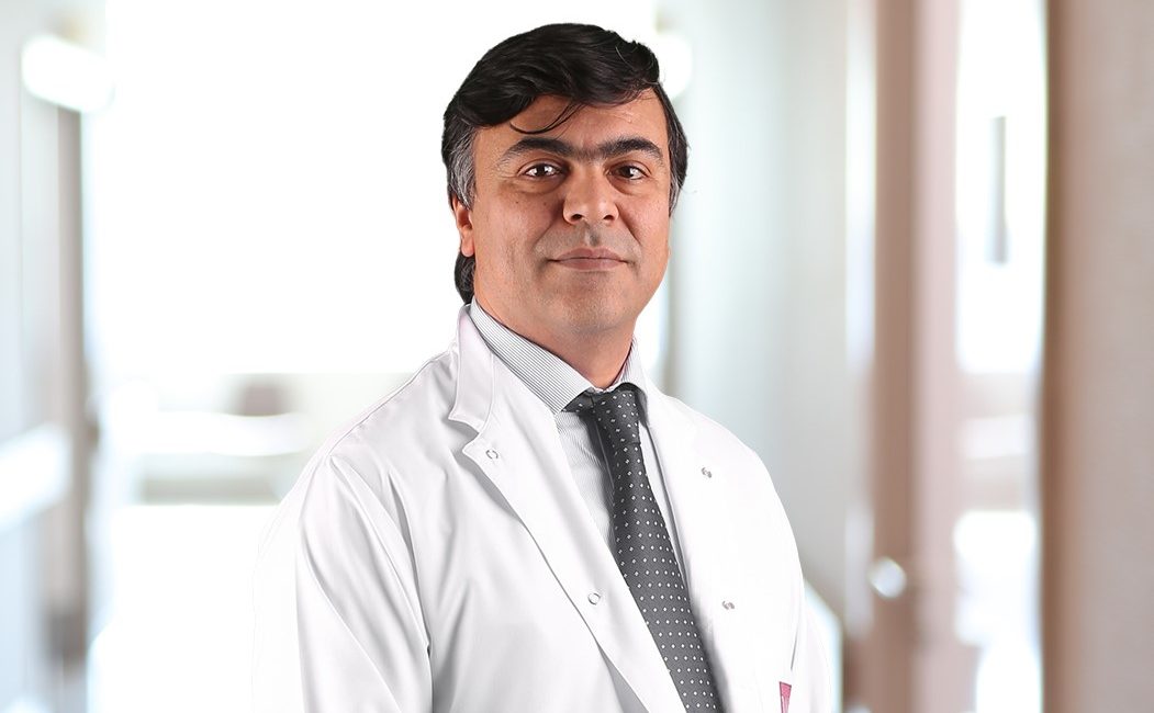 Diyabet hastalarına yaz ayları için tavsiyelerde bulunan Endokrinoloji ve Metabolizma