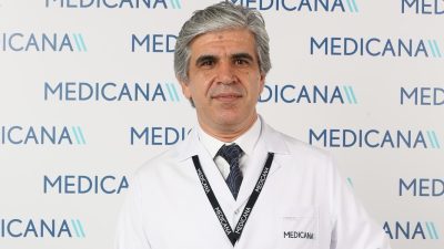 Yaşlanmayla birlikte ortaya çıkan katarakt hastalığı, göz sağlığını tehdit ediyor.