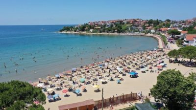 Kandıra Kaymakamlığı, olumsuz hava ve deniz şartları nedeniyle 25 Ağustos