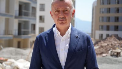 Kocaeli Büyükşehir Belediye Başkanı Tahir Büyükakın, Anneler Günü dolayısıyla yayımladığı