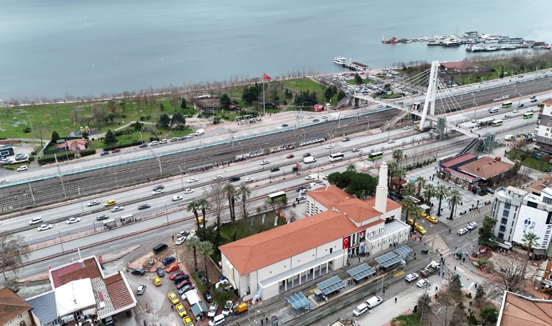 Kocaeli’de gençlerin buluşma noktası olan Halkevi Gençlik Merkezi’nde güz dönemi