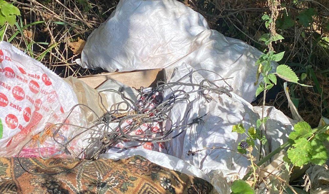 İzmit Belediyesi, Orhaniye Mahallesi’nde usulsüz çöp döken kişi hakkında vatandaş
