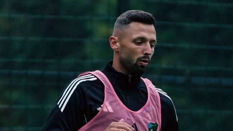 Kocaelispor dün Trabzonspor ile ilk maçını oynadı. Karşılaşma sırasında sakatlanıp