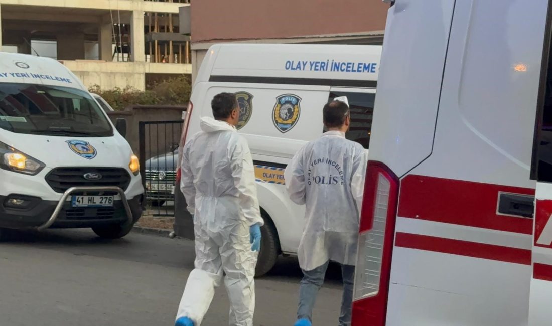 Kocaeli'nin Gebze ilçesinde, bir daireden yayılan kötü koku üzerine eve