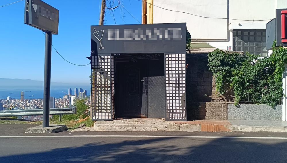 Kocaeli'nin Gebze ilçesinde çocuklarının gözü önünde babaya tokat atan ve