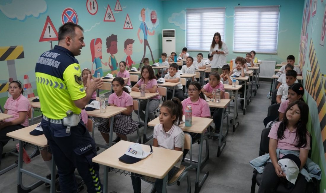 Kocaeli Büyükşehir Belediyesi’nin çocuklara trafik bilinci kazandırmayı amaçladığı Trafik Eğitim
