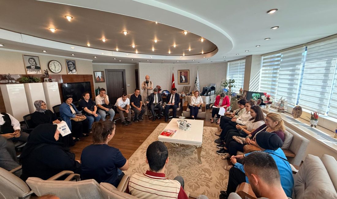 Vatandaşların talep ve ihtiyaçlarını birebirde dinlemeye önem veren İzmit Belediye