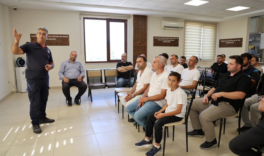 Kocaeli Büyükşehir Belediyesi İtfaiyesi, yangın güvenliği bilincini artırmak ve vatandaşları