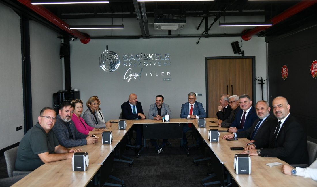Başiskele Belediye Başkanı M. Yasin Özlü, Türkiye Muhtarlar Derneği Başkanı