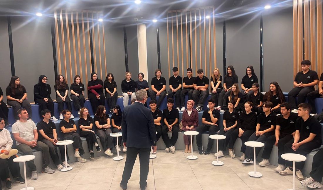 15. Kocaeli Kitap Fuarı’nın heyecanı “Kütüphanem Kocaeli” buluşmalarında artıyor. İzmit