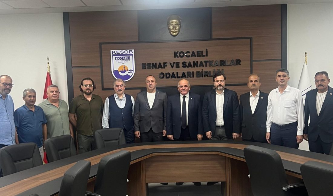 MHP İzmit İlçe Başkanı İlker Kazan ve beraberindeki heyet, Kocaeli