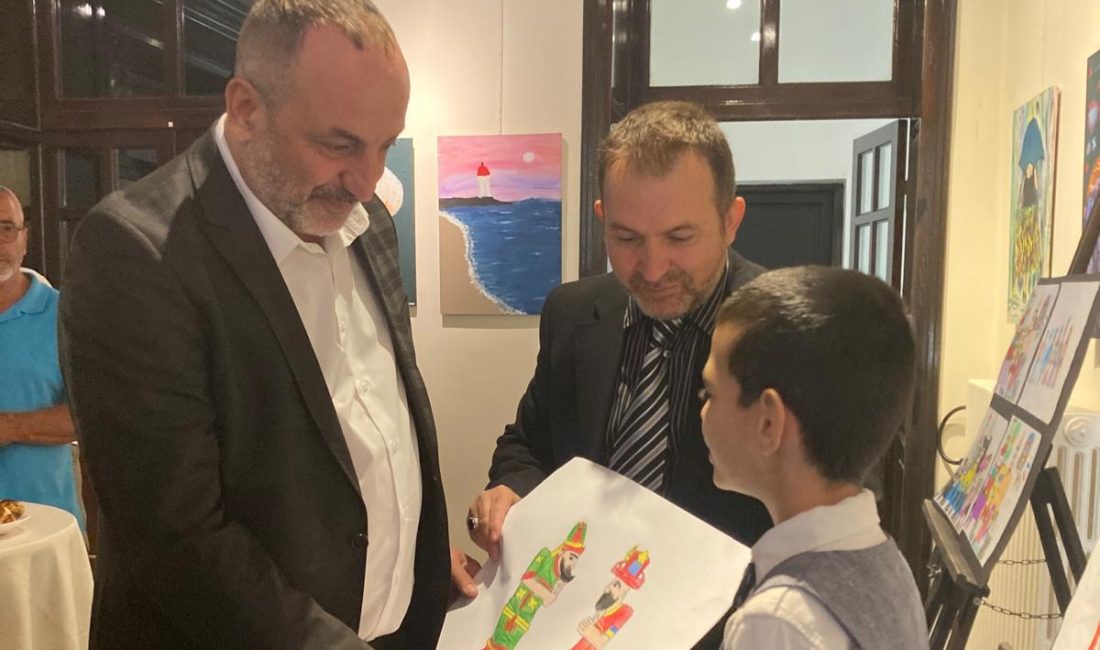 Koç-Der Kocaeli Otizmli Çocuklar Derneği'nin Eski Tren Garı'nda gerçekleştirdiği resim