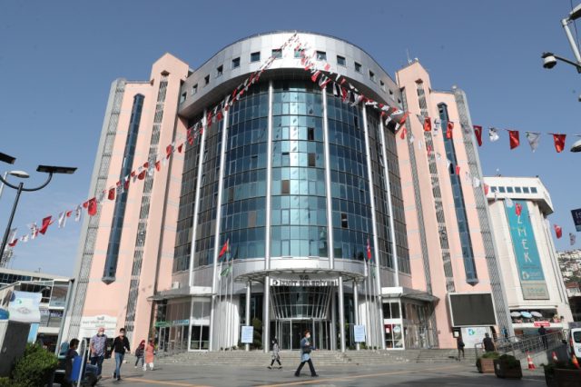 İzmit Belediyesi, 82 kalem dekoratif LED malzemesi alımı için 11