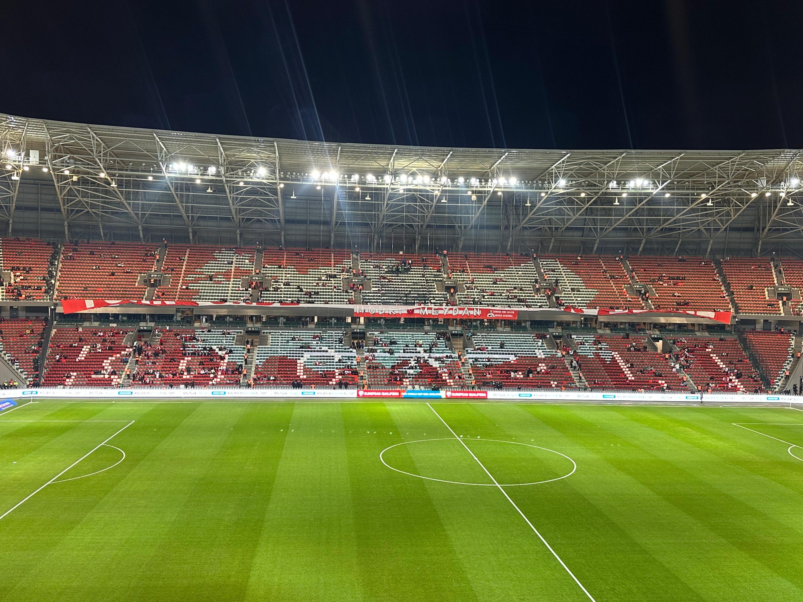 2026 FIFA Dünya Kupası Avrupa Elemeleri E Grubu maçında Türkiye