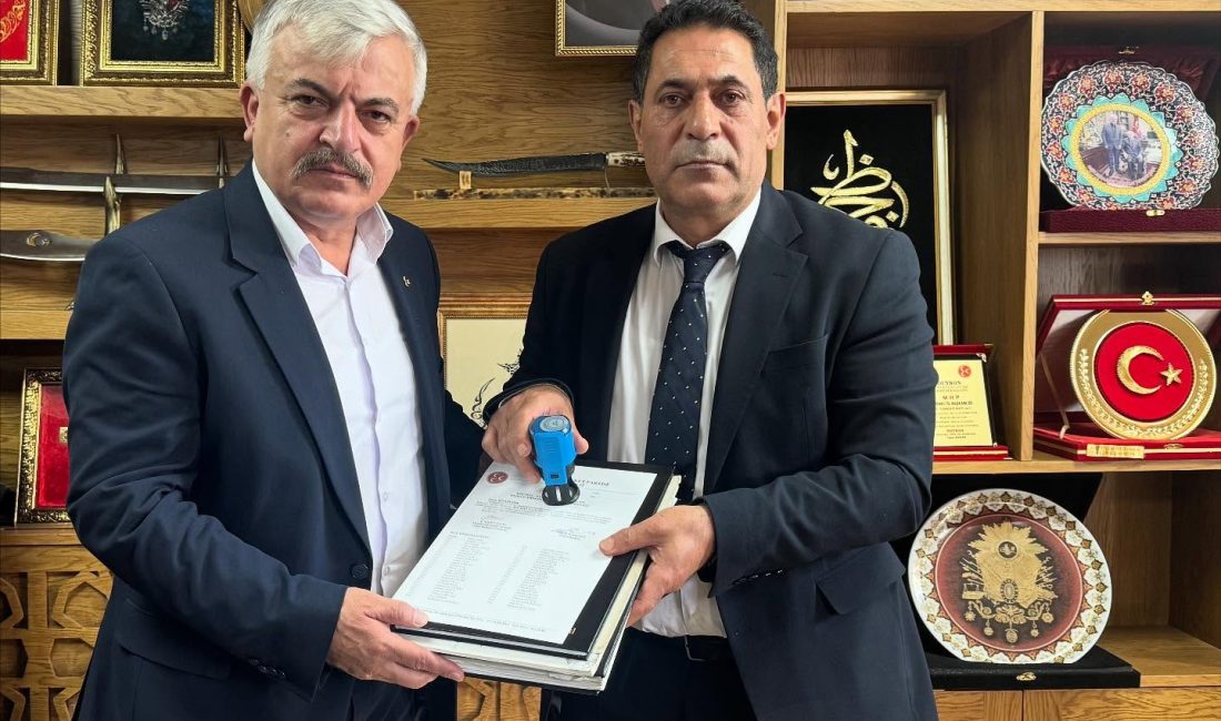MHP Kocaeli Çayırova İlçe Başkanlığı'na atanan Bülent Işık, bugün resmi