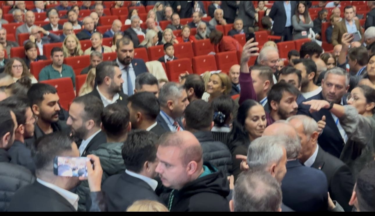 CHP Kocaeli 39. İl Kongresi bugün Kocaeli Kongre Merkezi’nde gerçekleşti.