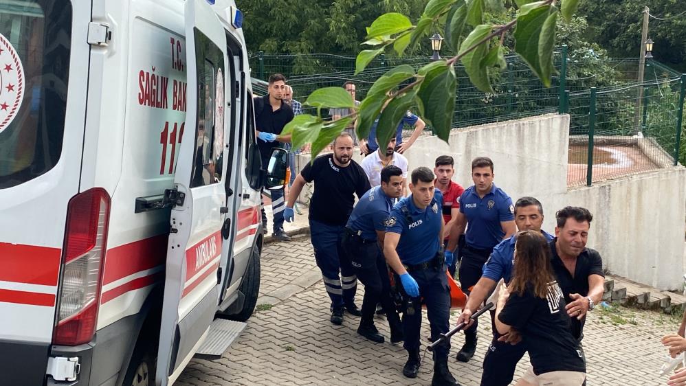 Kocaeli'nin Gölcük ilçesinde boşandığı eşini öldürdüğü ve oğlunu yaraladığı gerekçesiyle