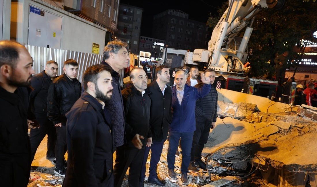 Gebze'de binanın çökmesinin ardından bölgeye sevk edilen arama kurtarma ekiplerine,