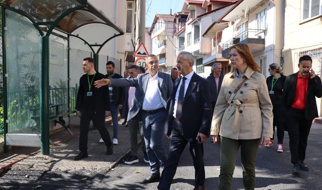 İzmit Belediyesi, Hacıhızır Mahallesi’nde vatandaşların talep ve ihtiyaçlarını yerinde dinledi.