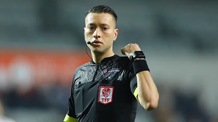 Süper Lig hakemi Zorbay Küçük’ün yönettiği maçlarda Fenerbahçe ve Galatasaray