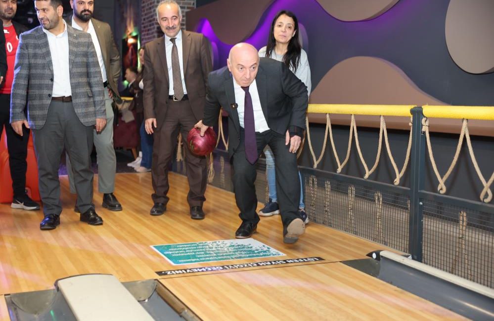 Darıca Belediyesi, 24 Kasım Öğretmenler Günü dolayısıyla ilçede görev yapan