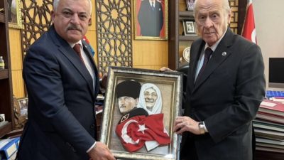 Tuncay Batı, Genel Merkez ziyaretinde Devlet Bahçeli’ye hazırladıkları rapor ve