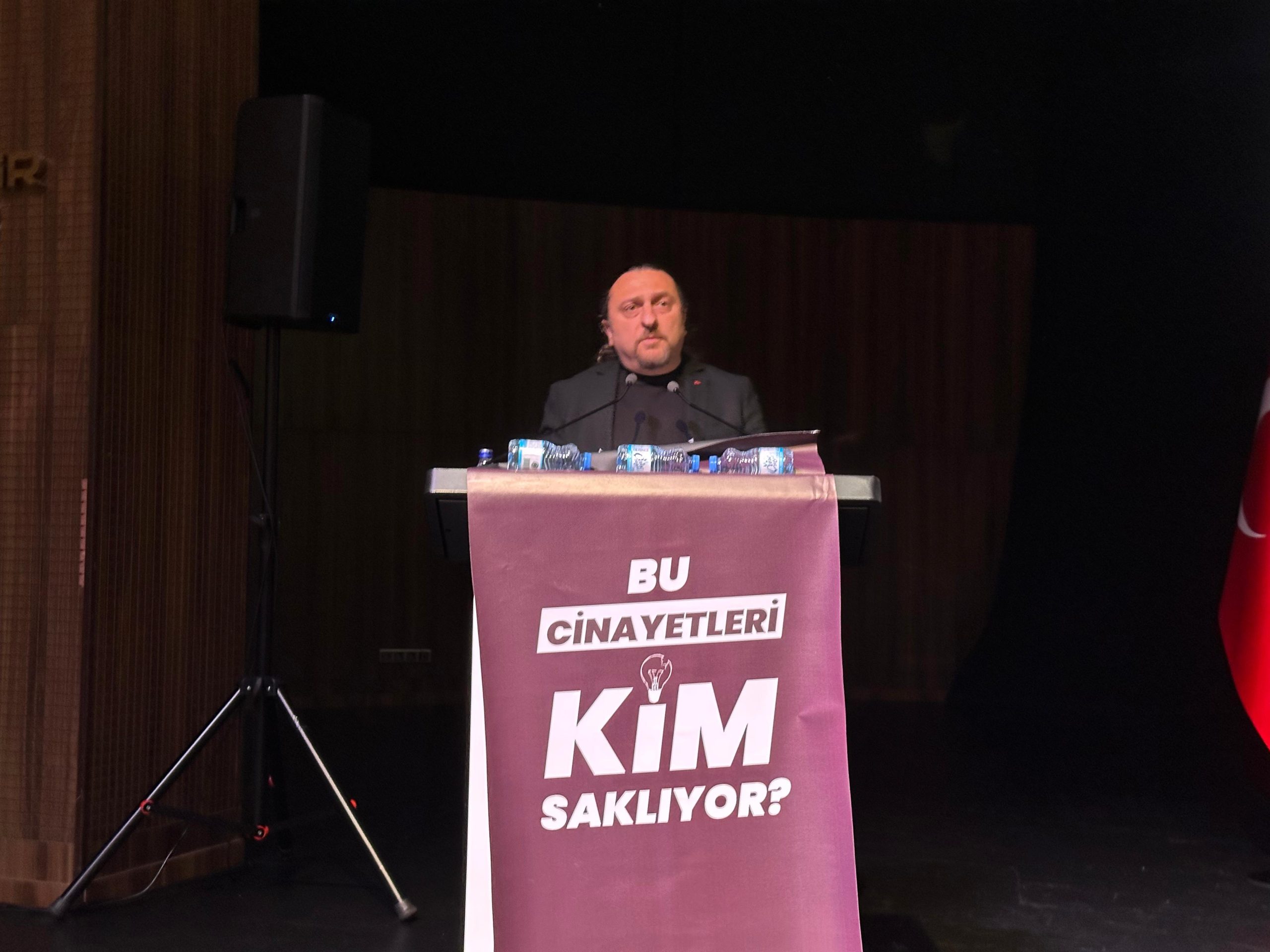 CHP’li Meclis üyesi Ahmet Kadı, Gebze’de yaşanan bina çökmesini meclise