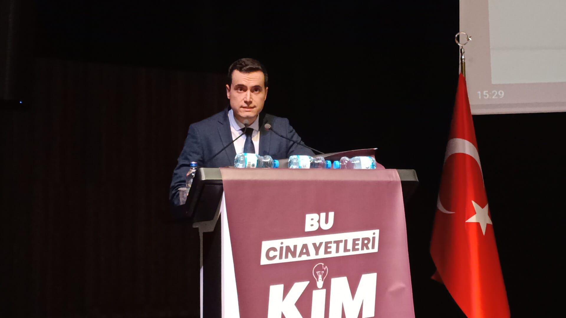 KBB Meclis toplantısında konuşan CHP’li meclis üyesi Ozan Yılmaz, “Kocaeli
