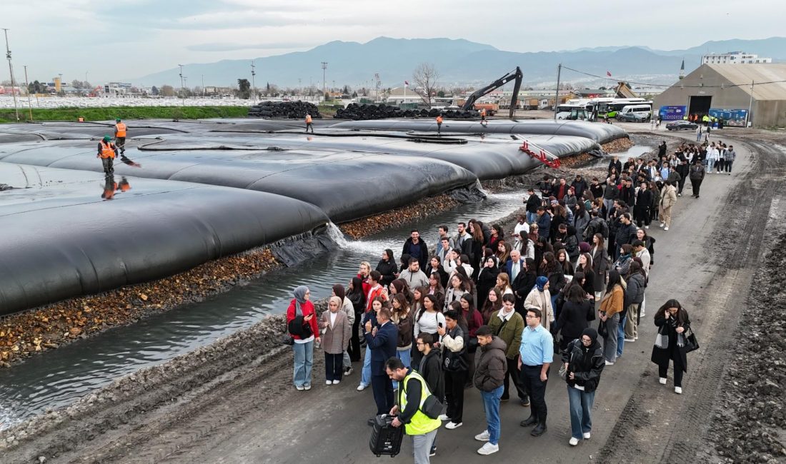 Kocaeli Büyükşehir Belediyesi’nin yürüttüğü "İzmit Körfezi Dip Çamuru Projesi" kapsamında