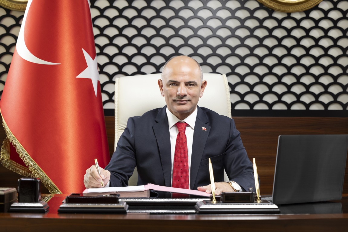 Körfez Belediye Başkanı Şener Söğüt, yeni yıl dolayısıyla yayımladığı mesajında;