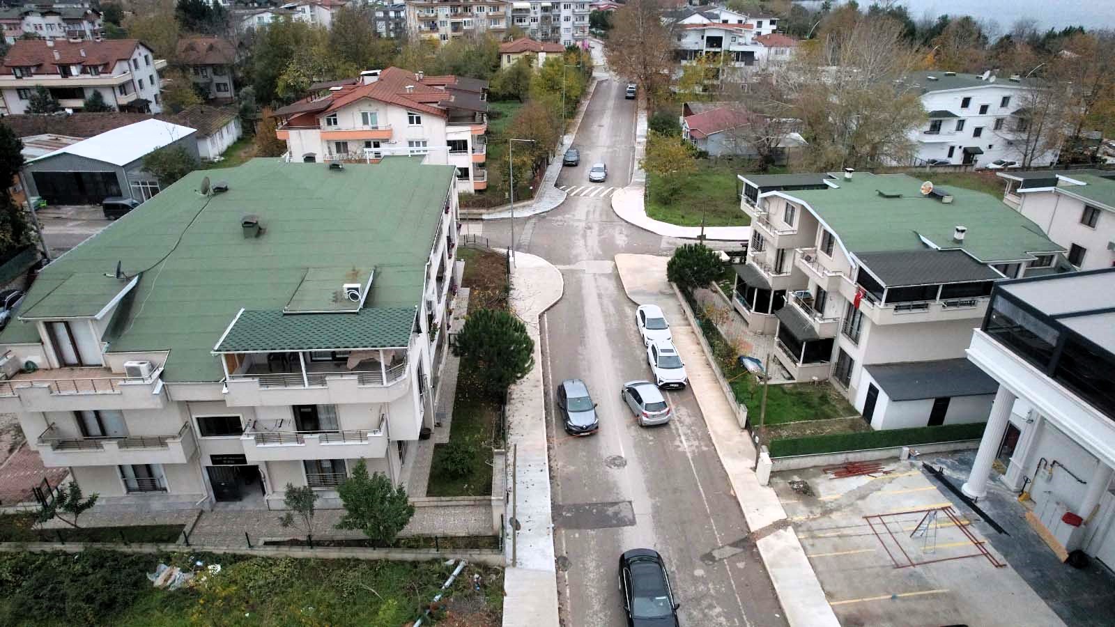 Kocaeli Büyükşehir Belediyesi, Başiskele sahilinde trafik akışını düzenlemek, yaya güvenliğini