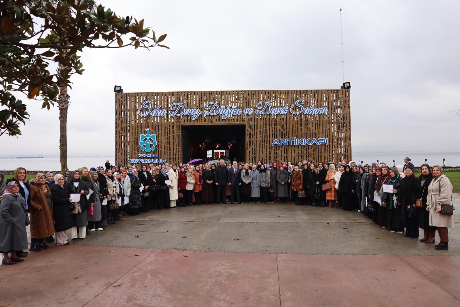 AK Parti Kocaeli İl Kadın Kolları Başkanlığı, teşkilat çalışmalarını değerlendirmek
