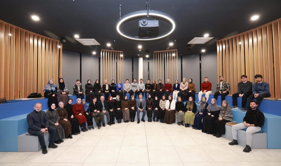 Başkan Büyükakın, yılın son gününde İzmit Milli İrade Meydanı Millet