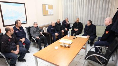 Derince Belediye Başkanı Av. Sertif Gökçe, yılbaşı gecesinde görev başında