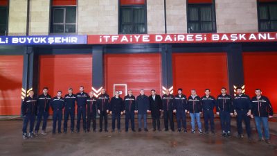 Kocaeli Büyükşehir Belediye Başkanı Tahir Büyükakın, yılın son saatlerinde görev