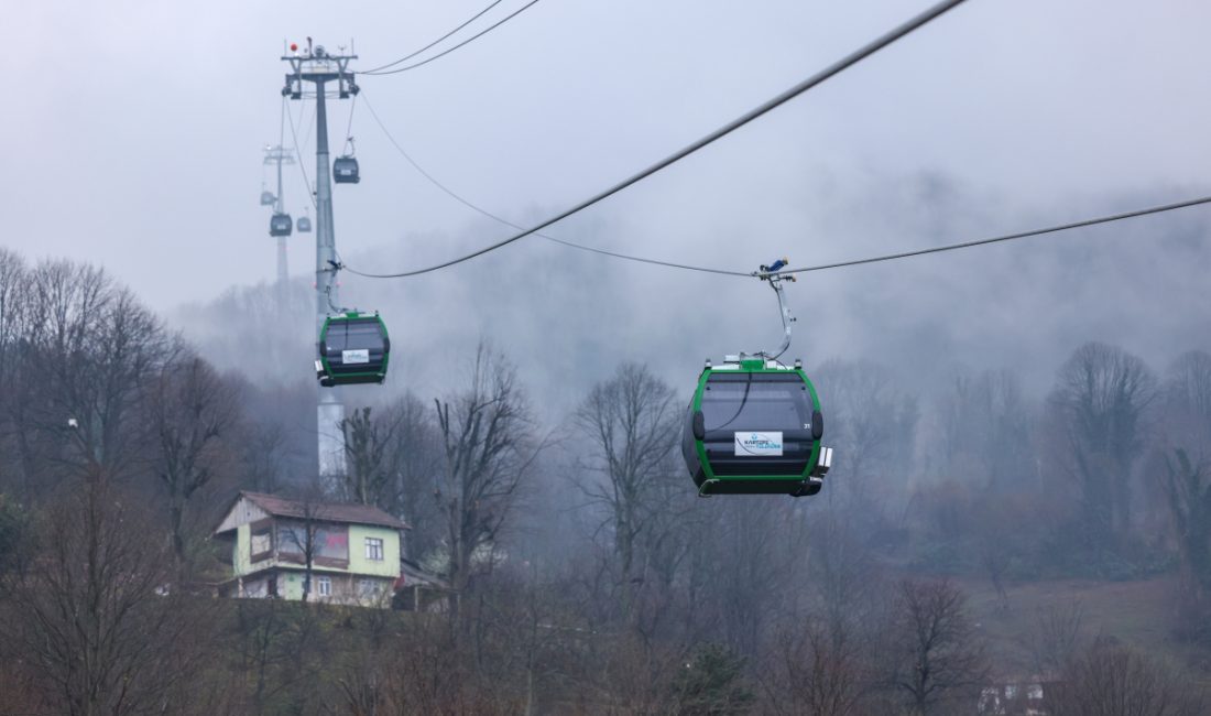 Olumsuz hava koşulları nedeniyle Kartepe Teleferik bugün hizmet dışı bırakıldı.