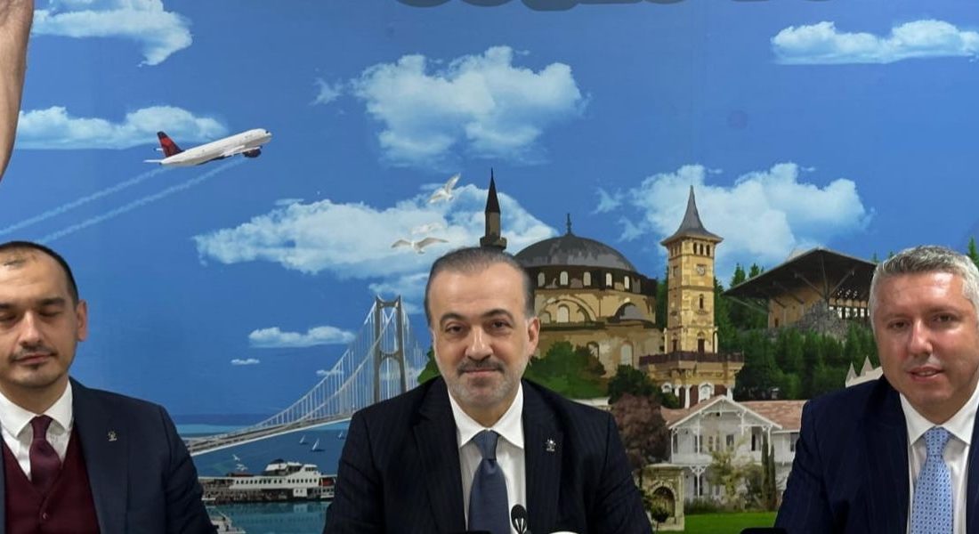 AK Parti Kocaeli İl Başkanı Şahin Talus, il binasında düzenlenen