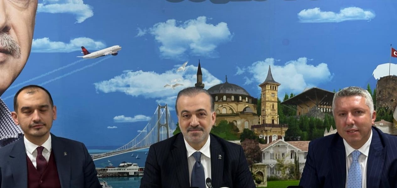 AK Parti Kocaeli İl Başkanı Şahin Talus, il binasında düzenlenen