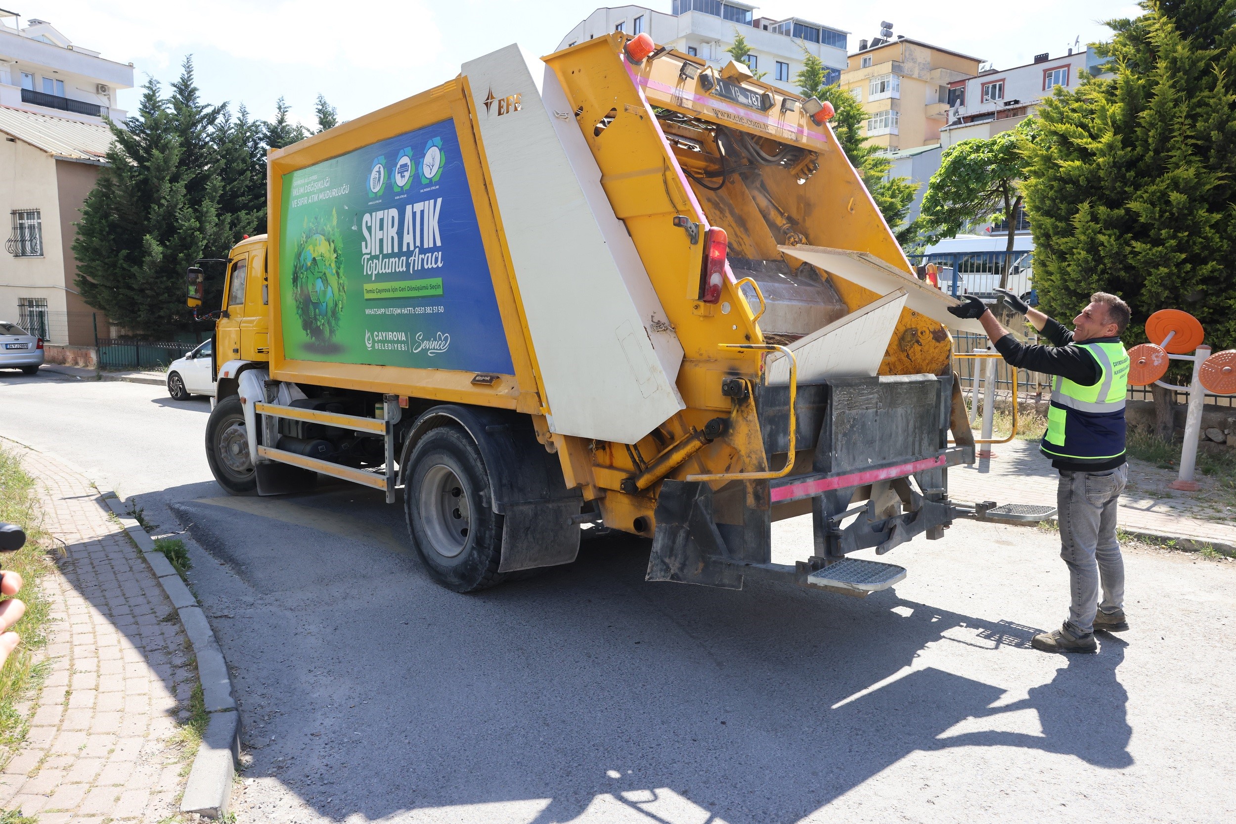 Çayırova'da 2025 yılı boyunca yürütülen çalışmalarda, farklı kategorilerdeki tonlarca atık