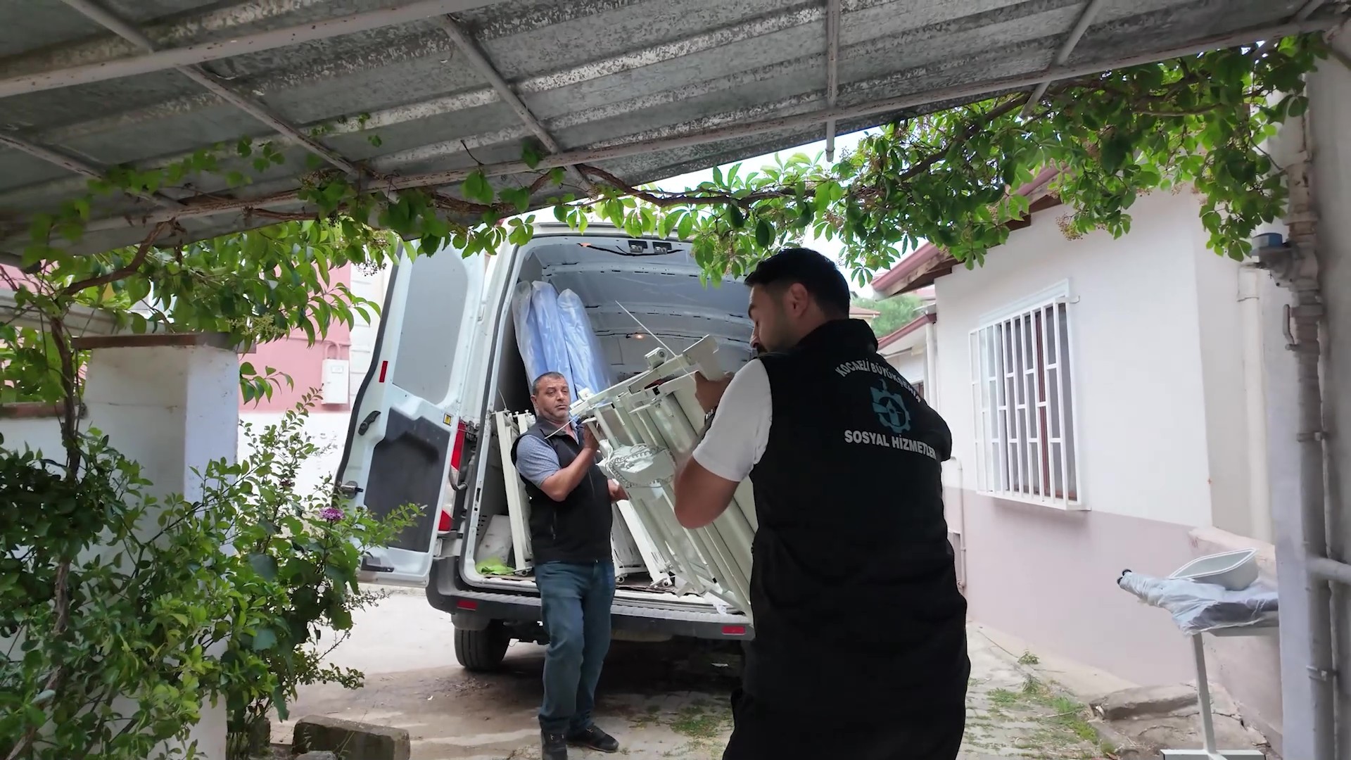 Kocaeli Büyükşehir Belediyesi, yatağa bağımlı vatandaşlar ve ailelerine yönelik sosyal