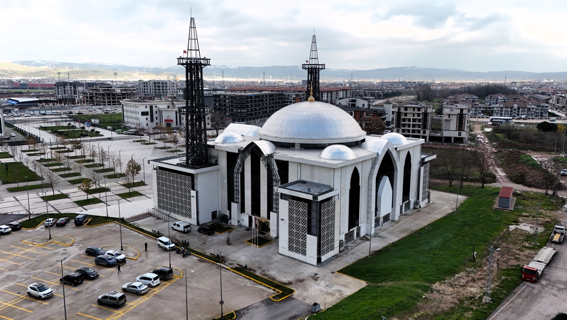 Kocaeli Büyükşehir Belediyesi, kent genelinde hayata geçirdiği yatırımların yanı sıra