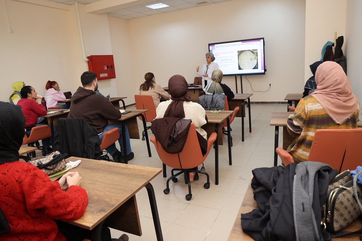 Kocaeli Büyükşehir Belediyesi’nin yeni eğitim projelerinden biri olan Tarım Akademisi,