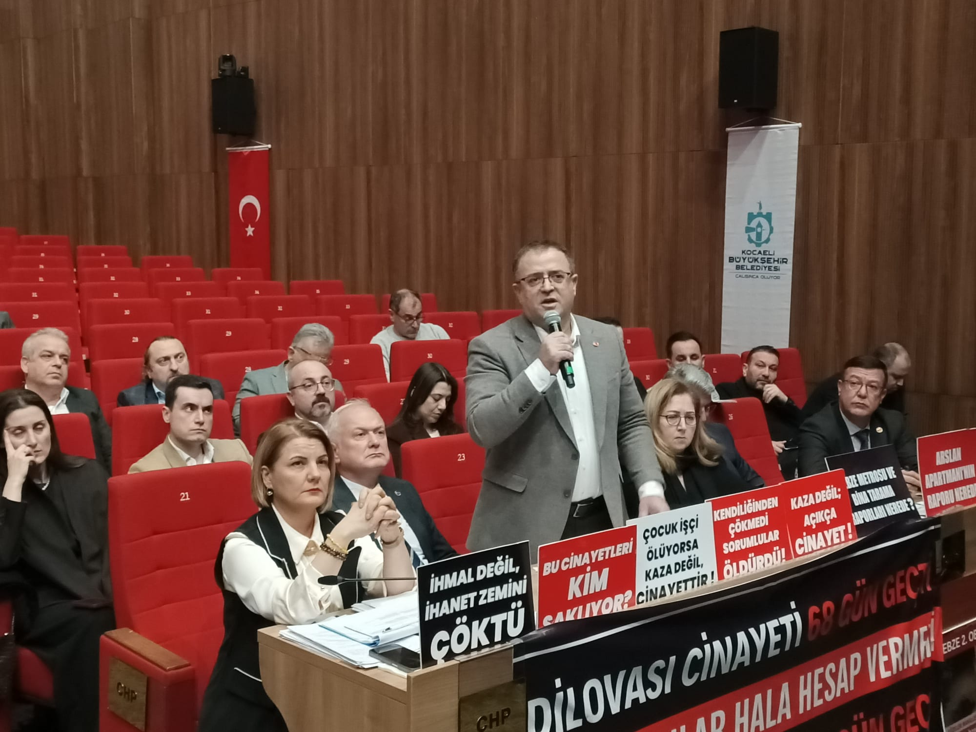 Kocaeli Büyükşehir Meclisi’nde görüşülen Derince imar planı değişikliğinde, Başkan Sertif