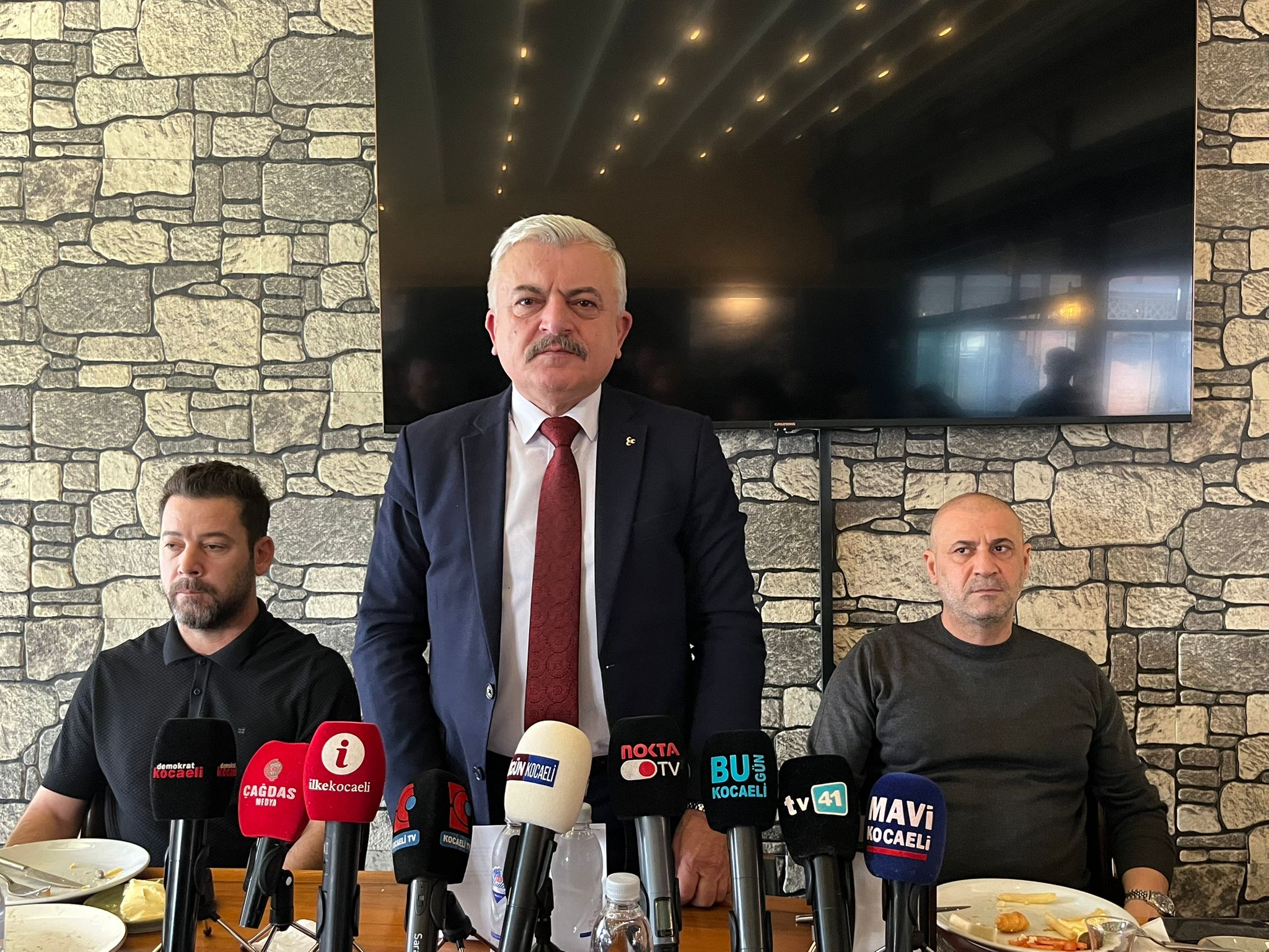MHP Kocaeli İl Başkanı Tuncay Batı, Gürbüz Ocakbaşı'nda düzenlenen basın
