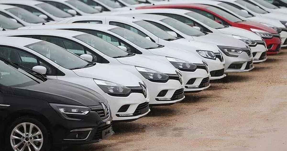 Körfez İcra Dairesi tarafından haczedilen 2023 model Ford Courier araç,