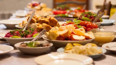 Ramazan'da iftarda yapılan beslenme hatalarının kan şekeri dengesizliğine ve mide