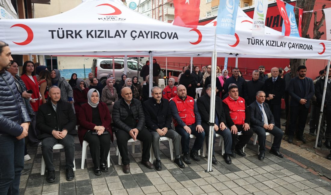 Kocaeli'nin Çayırova ilçesinde hazırlanan 2 yardım tırı, dualarla Gazze'ye uğurlandı.