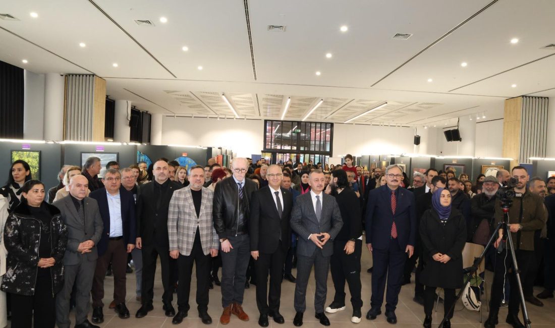 Masalsı resimlerin yer aldığı “Binbir Gece Resimleri; Düşler Atlası” sergisi,