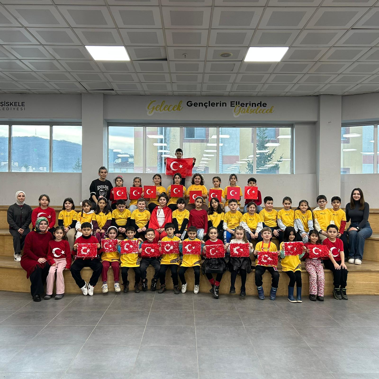 Başiskele Belediyesi’nin hizmet vermekte olduğu gençlik merkezlerinden Ala Mekan’da 2.yarı